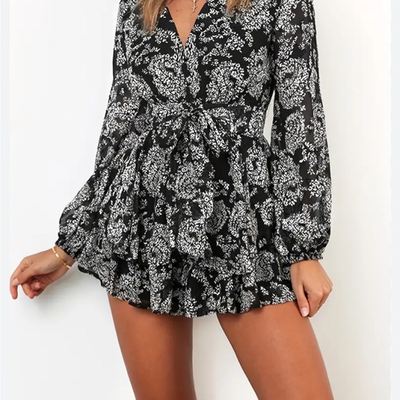 Elegant Black and White Floral one piece with V-Neck - Picture 3 of 5